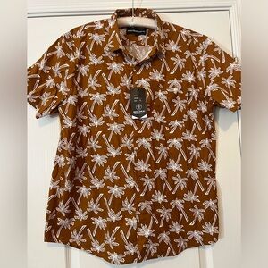 XL means Molokai button up shirt
